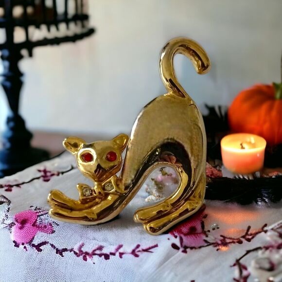 Vintage Stretching Cat Brooch Pin Liquid Gold Tone Red Rhinestone Eyes Sassy - Picture 1 of 14